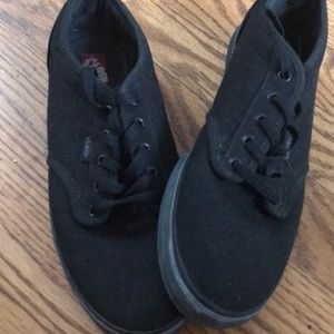 Vans black tennis shoes